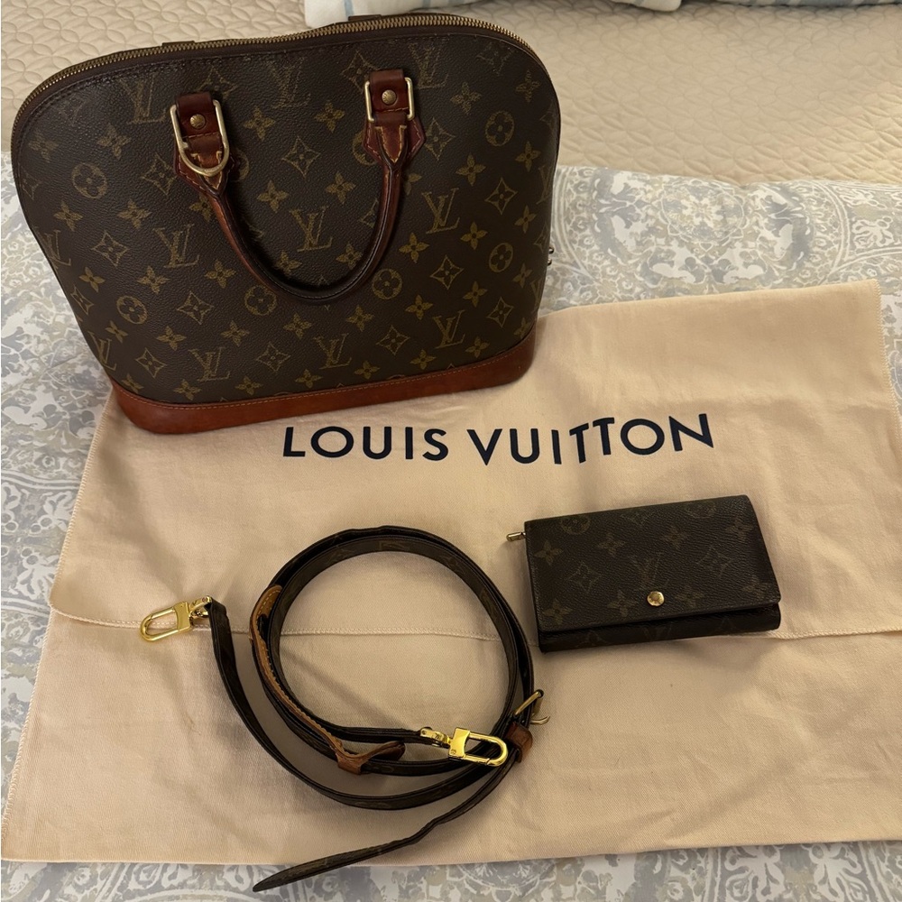 AUTHENTIC Louis Vuitton set